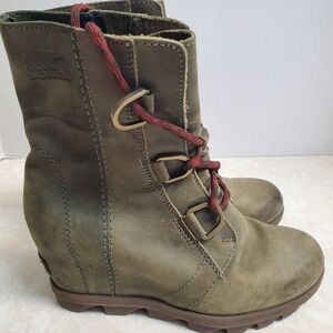 Sorel Women's Khaki Lace-Up Boots